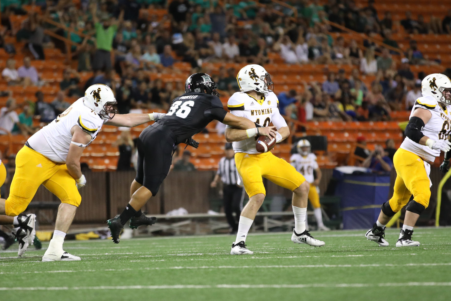 UH vs. Wyoming 7